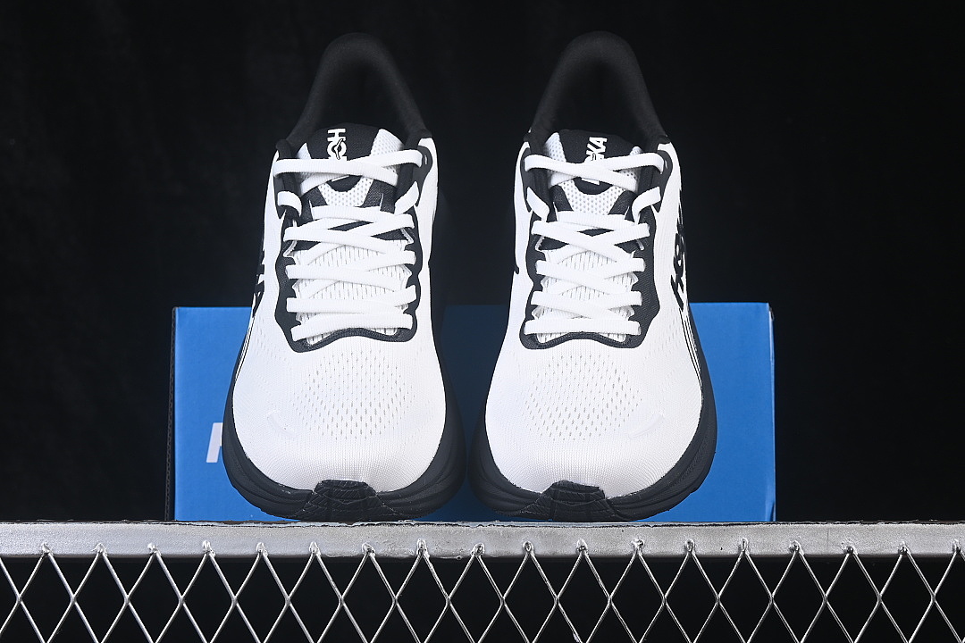 On Running [1176572 WHTB]-[ONE CLIFTON 11 BREATHABLE RUNNING SHOES WHITE/WHITE]-[WOMAN:36-39]-[MAN:40-45] - Image 12