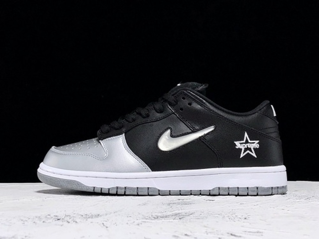 Supreme Nike SUPREME X SB DUNK LOW BLACK/SILVER/WHITE · CK3480-001, photo 1