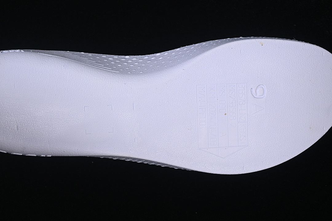 Nike [IH1401-100]-[KOBE 9 ELITE LOW EM PROTRO WHITE/COURT PURPLE/WHITE]-[WOMAN:39]-[MAN:40-47.5] - Image 4