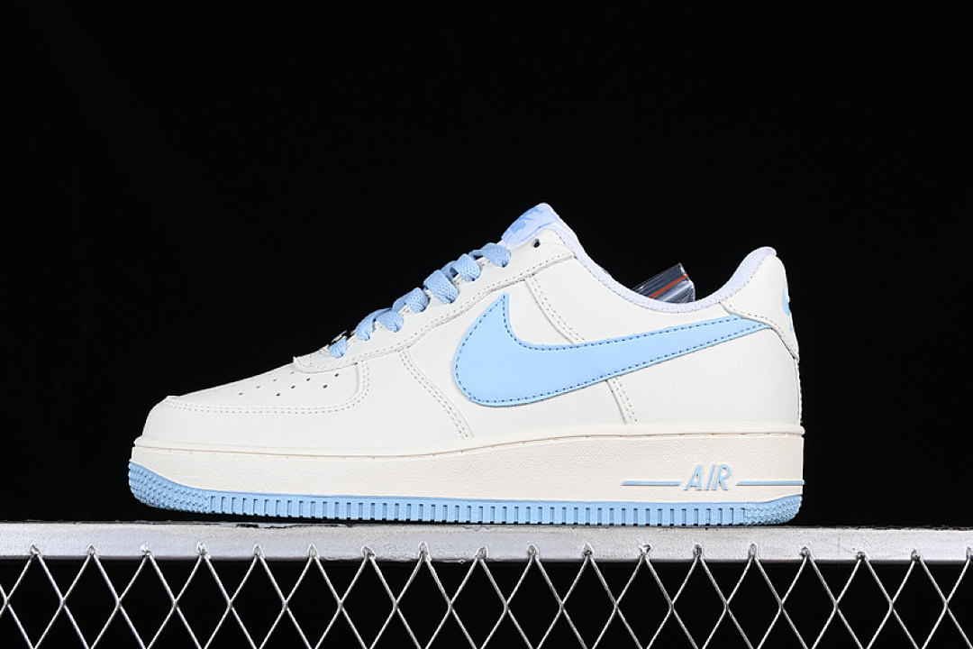 Nike Nike AIR FORCE 1 07 LOW WHITE/BLUE · SP0758-031, photo 1