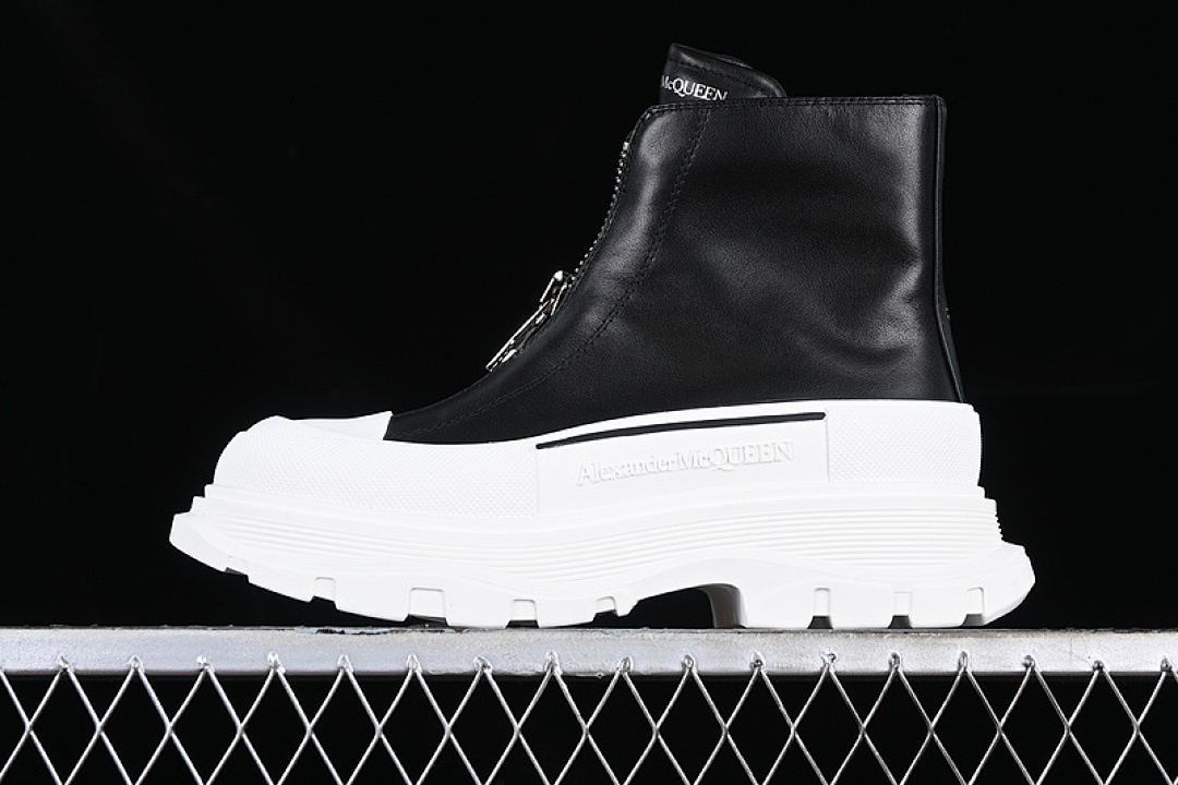 Alexander McQueen [ALEXANDER MCQUEEN TREAD SLICK BLACK/WHITE]-[WOMAN:35-40], photo 1