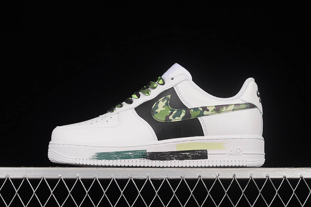 Nike [CW2288-113]-[AIR FORCE 1 LOW 07 LX WHITE/BLACK/CAMO]-[WOMAN:36-39]-[MAN:40-45], photo 1