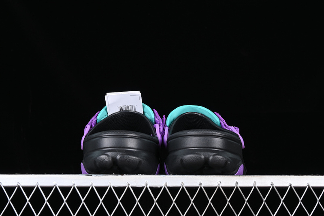 Crocs [CROCS CLASSIC CLOG BLACK/PURPLE/BLUE]-[WOMAN:37-39]-[MAN:40-46] - Image 8