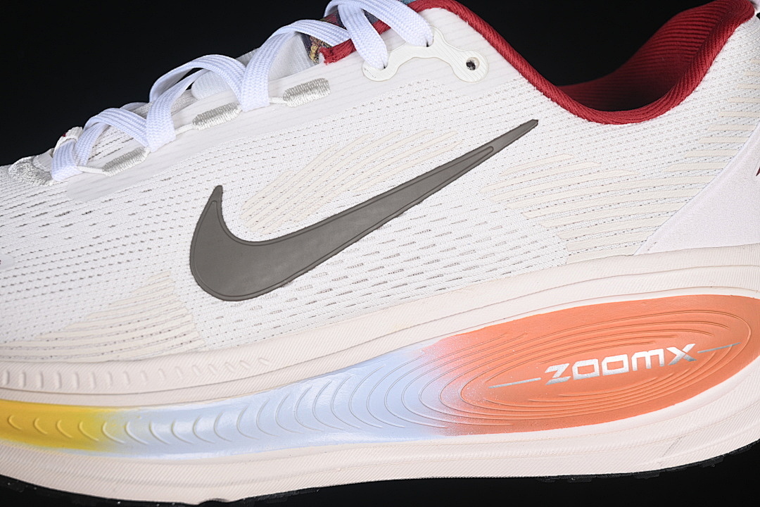 Nike [IQ1131-120]-[VOMERO 18 WHITE/PHANTOM/METALLIC SILVER/SPRUCE FOG]-[WOMAN:36-39]-[MAN:40-46] - Image 8
