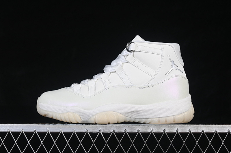 Jordan AIR Jordan 11 RETRO PEARL AJ11 WHITE/BEIGE · AR0715-110, photo 1