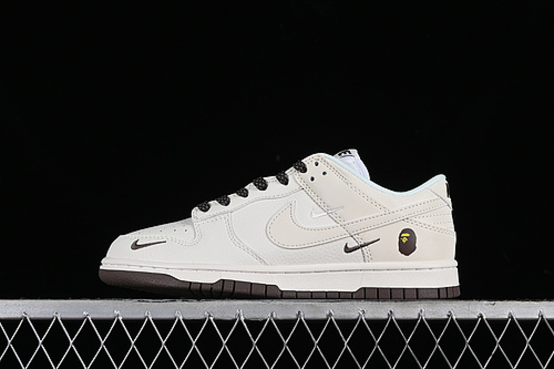 Bape [XD6188-019]-[DUNK LOW SB BAPE WHITE/BROWN]-[WOMAN:36-39]-[MAN:40-46], photo 1