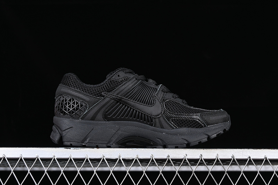 Nike [BV1358-003]-[AIR ZOOM VOMERO 5 BLACK/BLACK/WHITE/BLACK]-[WOMAN:35.5-39]-[MAN:40-46] - Image 7