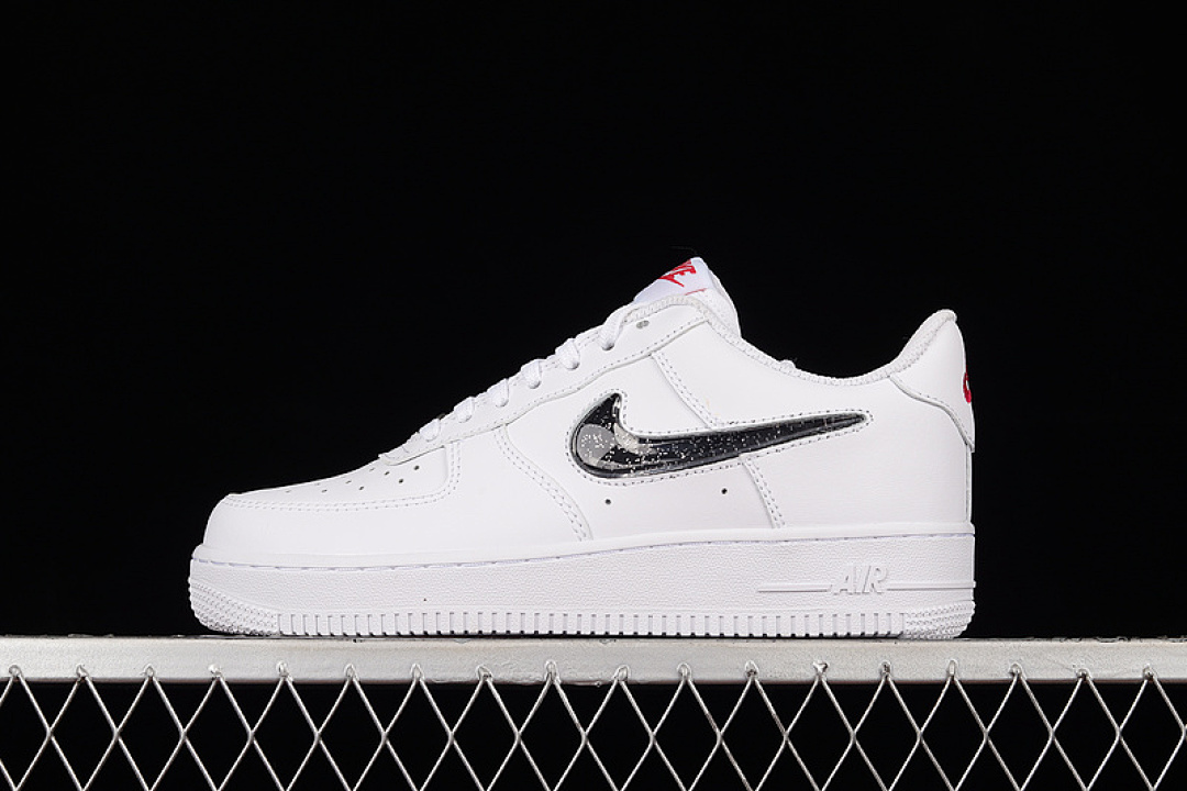 Nike [DC9651-100]-[AIR FORCE 1 LOW LV8 GS WHITE/VERY BERRY/METALLIC SILVER/BLACK]-[UNISEX:36-45], photo 1