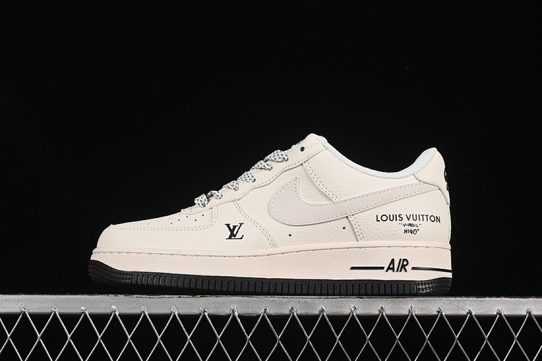 Nike Nike AIR FORCE 1 07 LOW LV OFF WHITE/BLACK · XX3168-139, photo 1