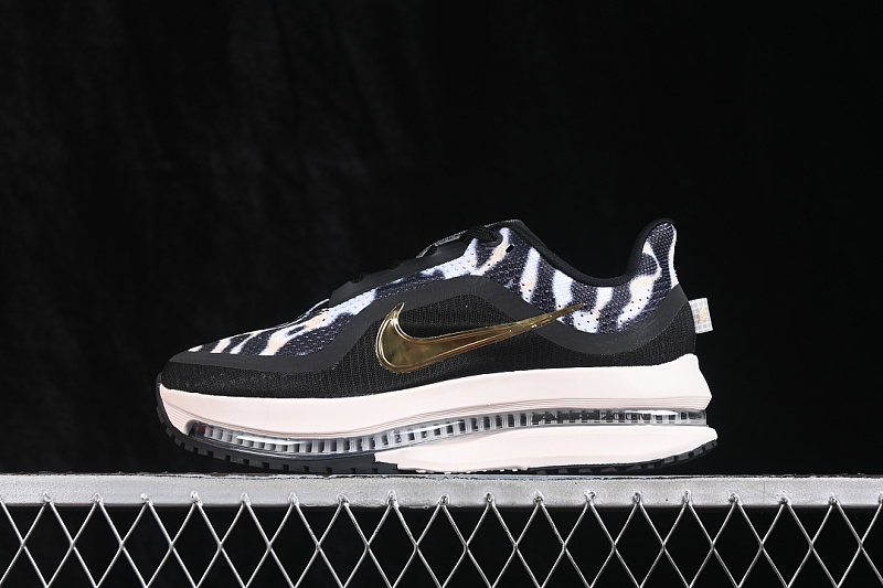 Nike Nike AIR ZOOM PEGASUS PREMIUM BLACK/METALLIC GOLD/WHITE · IQ0368-010, photo 1