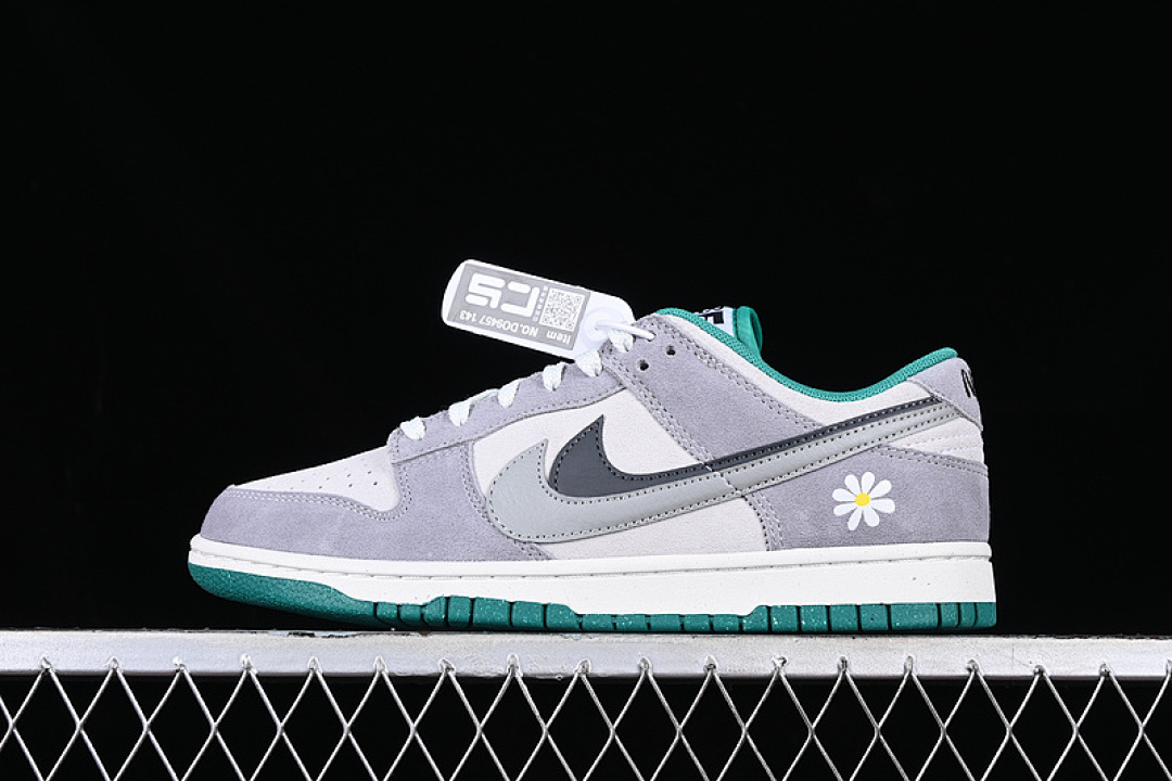 Nike SB DUNK LOW 85 WHITE/GREY/BLACK/GREEN · DO9457-143, photo 1