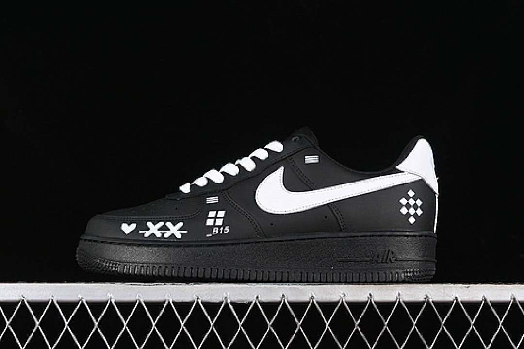 Nike Nike AIR FORCE 1 07 LOW WHITE/BLACK · CW2288-018, photo 1