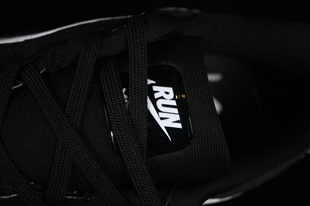 Nike [HM6806-007]-[AIR ZOOM VOMERO 18 BLACK/WHITE]-[WOMAN:36-39]-[MAN:40-45] - Image 9