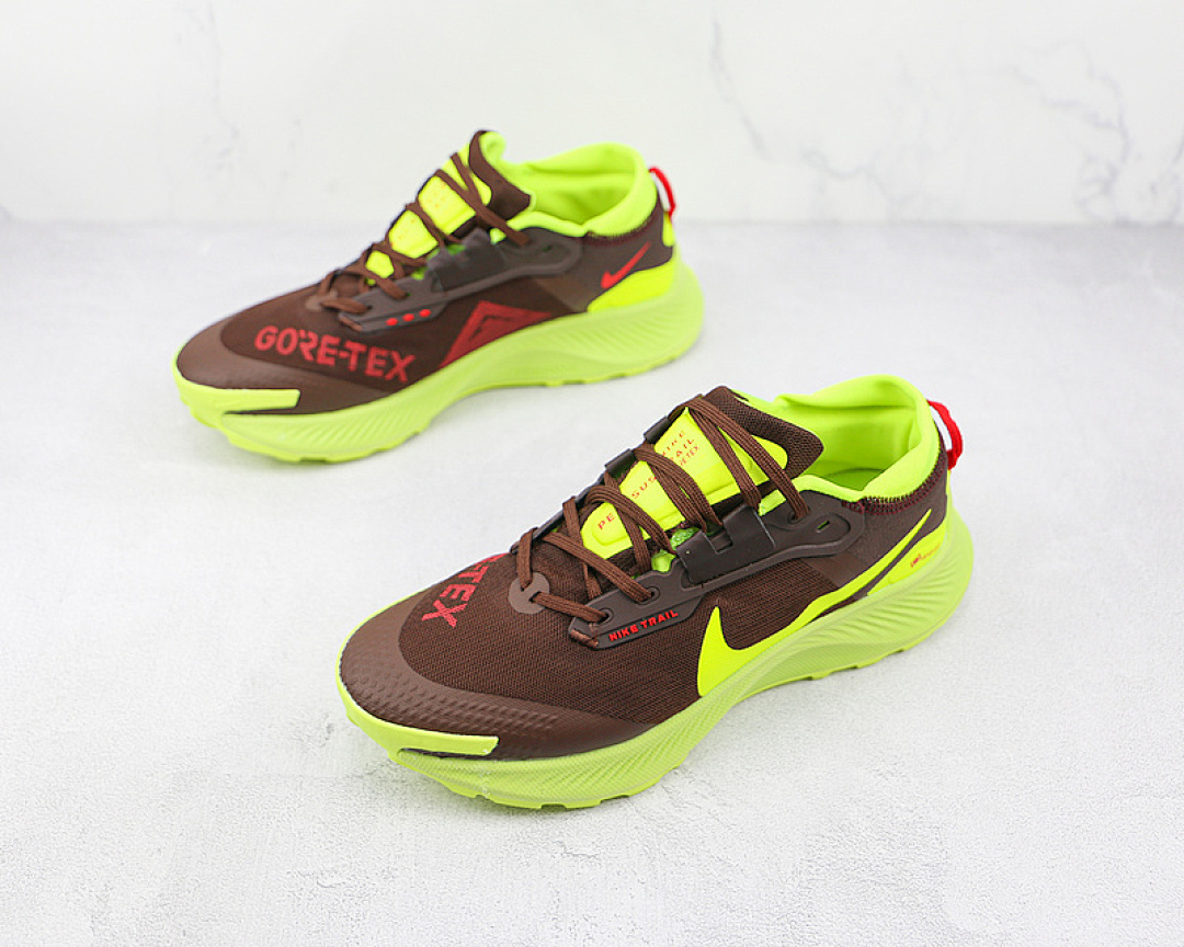 Nike [DO6728-200]-[PEGASUS TRAIL 3 GTX DARK CHOCOLATE VOLT/BRIGHT CRIMSON]-[WOMAN:36-39]-[MAN:40-45] - Image 5