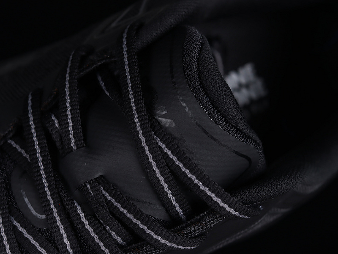 On Running [1110518/BBLC]-[HOKA ONE BONDI 7 BLACK/BLACK/BLACK]-[WOMAN:36-39]-[MAN:40-45] - Image 8