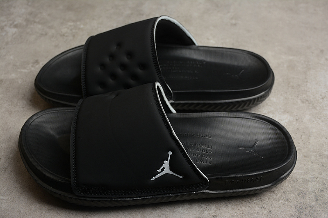Jordan [DC9835-060]-[JORDAN PLAY SLIDE BLACK/PHOTON DUST/OFF NOIR/UNIVERSITY RED]-[MAN:40-46] - Image 8