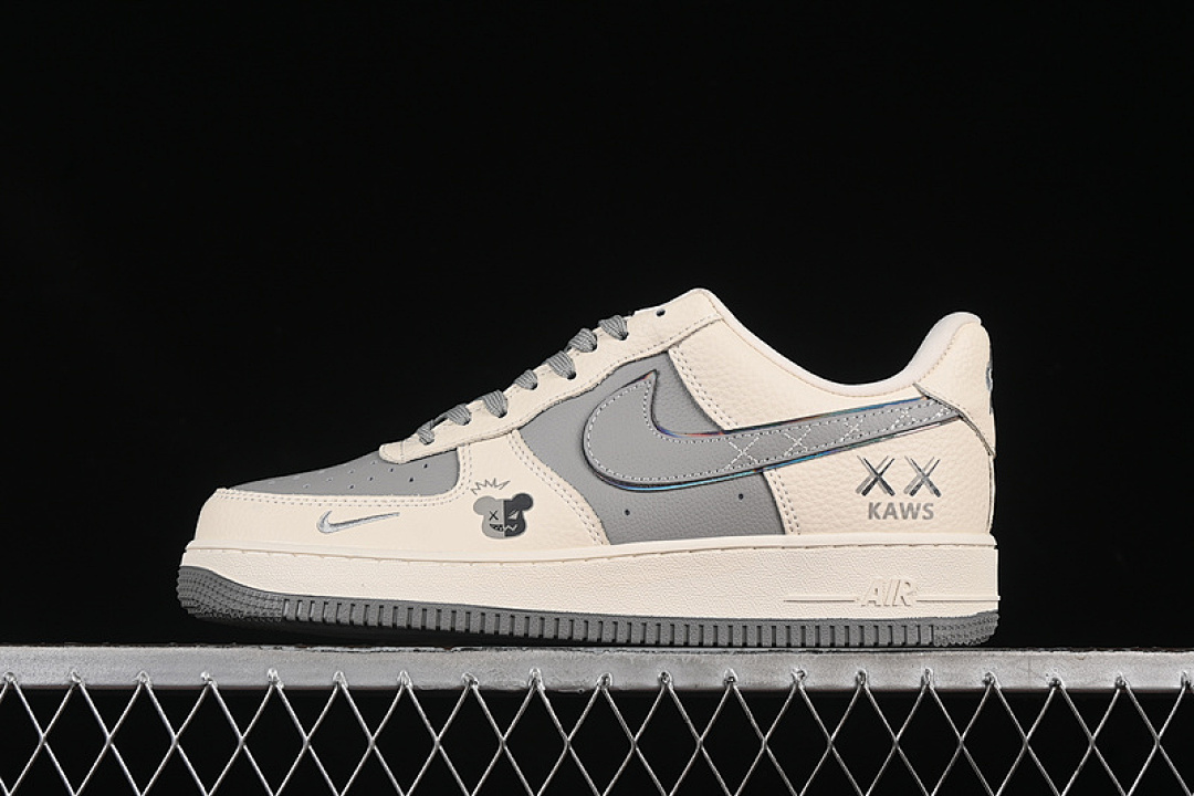 Nike [KK1988-078]-[AIR FORCE 1 07 LOW KAWS WHITE/GREY]-[WOMAN:36-39]-[MAN:40-45] - Image 2