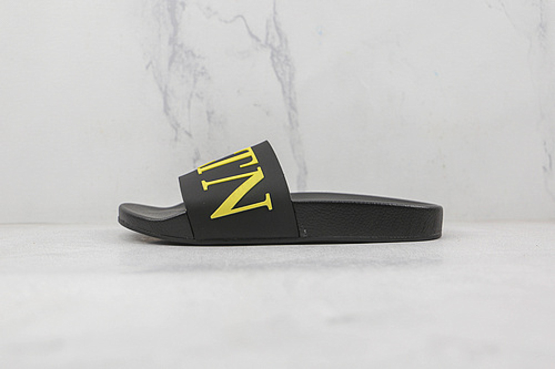 Valentino [VA*LENTINO GA*RAVANI SLIPPERS BLACK/BLACK/GOLD]-[WOMAN:35-39]-[MAN:40-44], photo 1