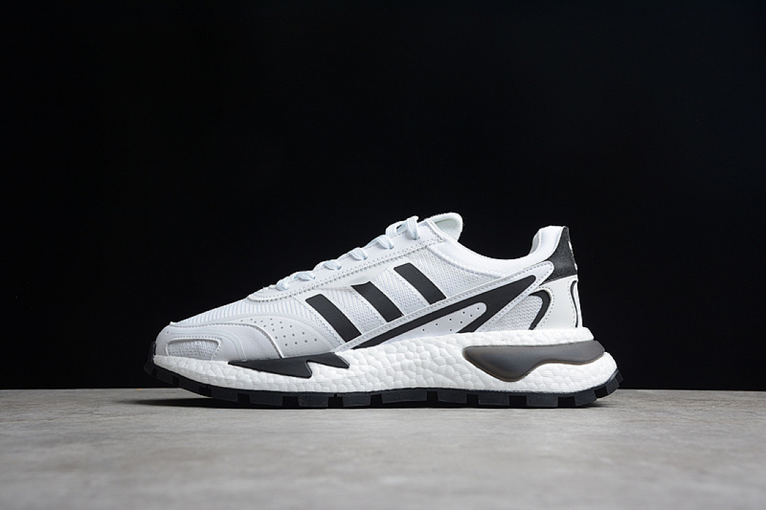 Unbranded [H03089]-[RETROPY P9 SHOES CLOUD WHITE/CLOUD WHITE/CORE BLACK]-[WOMAN:36-39]-[MAN:40-45], photo 1