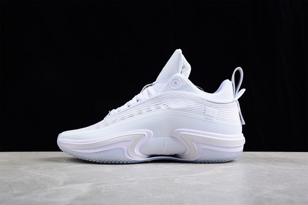 Jordan AIR Jordan 36 LOW PURE MONEY WHITE/METALLIC SILVER · DH0833-101, photo 1