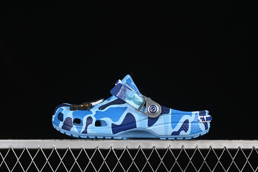 Crocs [BAPE X CROCS CLASSIC CLOG BLUE]-[WOMAN:36-39]-[MAN:40-46] - Image 3