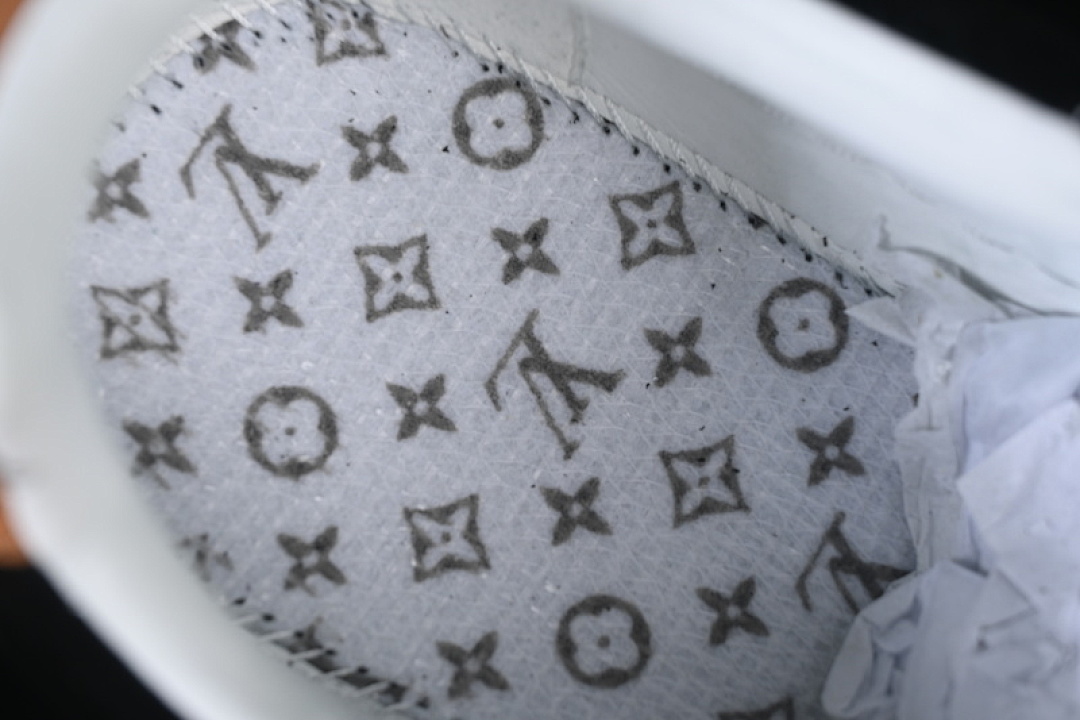 Louis Vuitton [LOUIS VUITTON SKATE SNEAKER CLASSIC 2025SS BLACK/WHITE]-[MAN:39-45] - Image 5