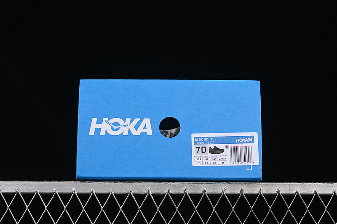 On Running [1162011 BBLC]-[HOKA ONE BONDI 9 BLACK]-[WOMAN:36-39]-[MAN:40-45] - Image 12