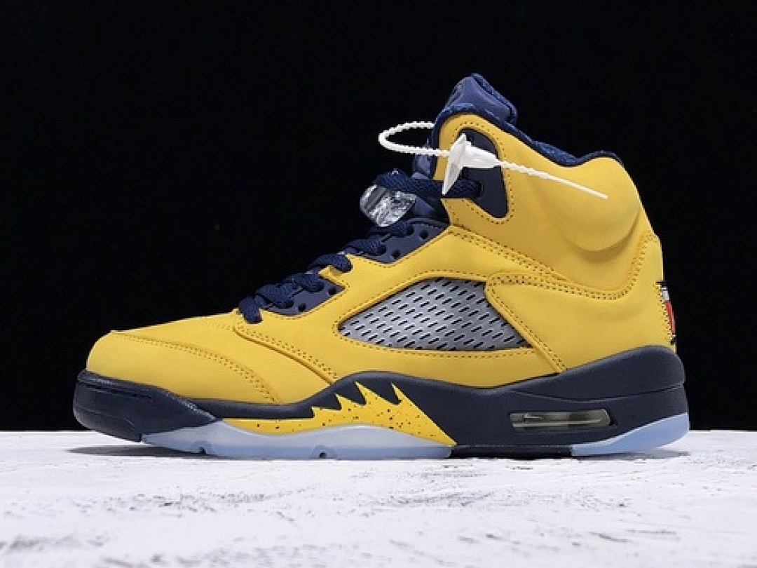 Jordan [150-148-159]-[CQ9541-704]-[GET AIR JORDAN 5 RETRO SE MICHIGAN AMARILLO/COLLEGE (NAVY]), photo 1