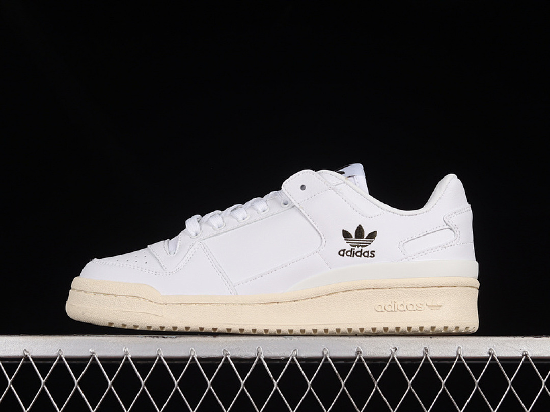 Unbranded [GW3180]-[FORUM 84 LOW ADV CLOUD WHITE/CLOUD WHITE/SHADOW OLIVE]-[WOMAN:36-39]-[MAN:40-45], photo 1