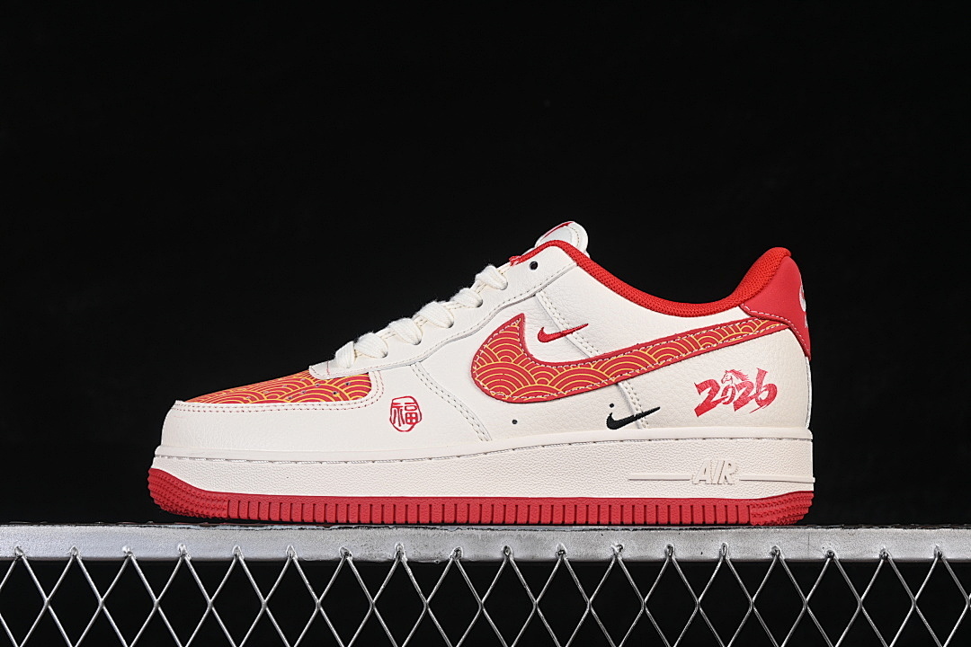 Nike Nike AIR FORCE 1 07 LOW CASUAL SNEAKERS BEIGE/RED · MZ9588-838, photo 1