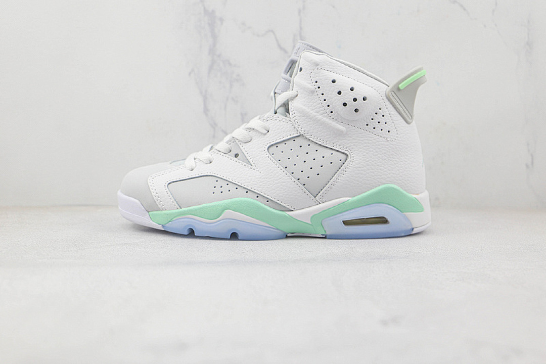 Jordan AIR Jordan 6 RETRO WHITE/PURE PLATINUM-MINT FOAM · DQ4914-103, photo 1