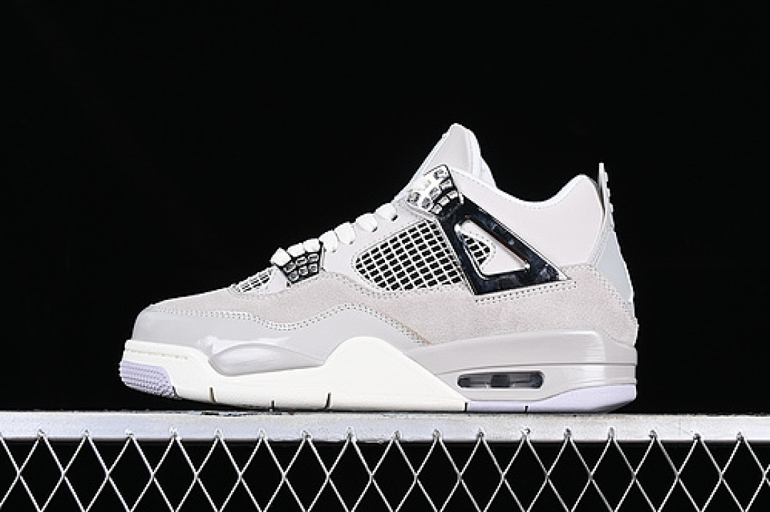 Jordan AIR Jordan 4 RETRO FROZEN MOMENTS WHITE/GREY/SILVER · AQ9129-001, photo 1