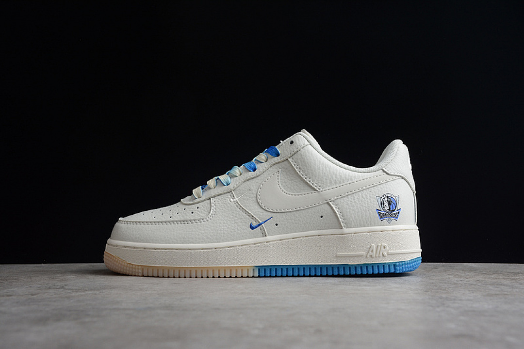 Nike [DH2088-606]-[AIR FORCE 1 LOW DALLAS MAVERICKS WHITE/WHITE/BLUE]-[WOMAN:36-39]-[MAN:40-45], photo 1