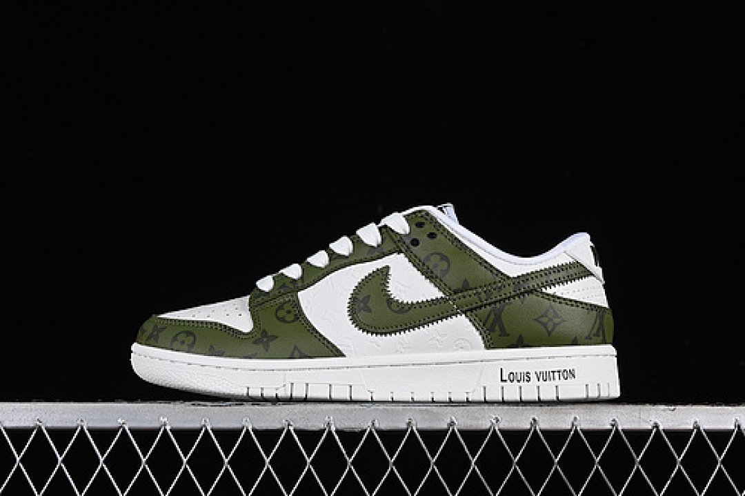 Unbranded [DQ1098-362]-[SB DUNK LOW L*V WHITE/GREEN]-[WOMAN:36-39]-[MAN:40-45], photo 1