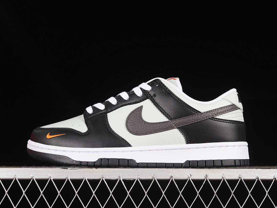 Unbranded [FN7808-001]-[DUNK LOW MINI SWOOSH BLACK/WHITE/TOTAL ORANGE]-[WOMAN:36-39]-[MAN:40-47.5], photo 1