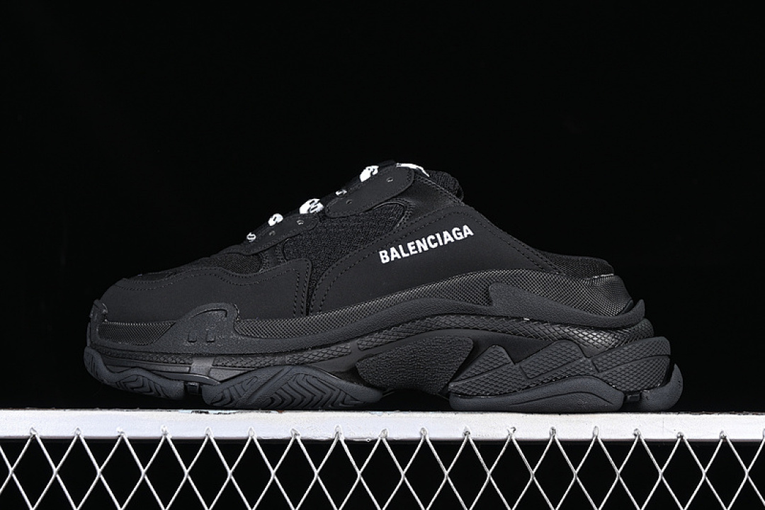 Balenciaga TRIPLE S BLACK/WHITE · W3SM21000, photo 1