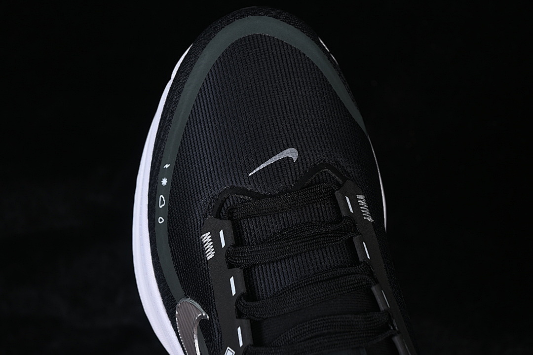 Nike [HQ7001-002]-[VOMERO 18 GORE-TEX BLACK/WHITE/METALLIC SILVER]-[WOMAN:36-39]-[MAN:40-46] - Image 10