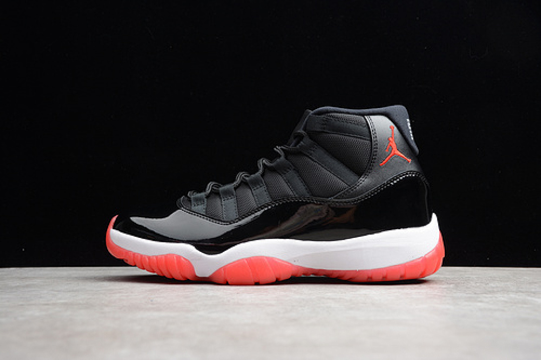 Jordan [378037-010]-[CJ AIR JORDAN 11 RETRO PLAYOFFS LACK/VARSITY RED-WHITE]-[MAN:40-46], photo 1