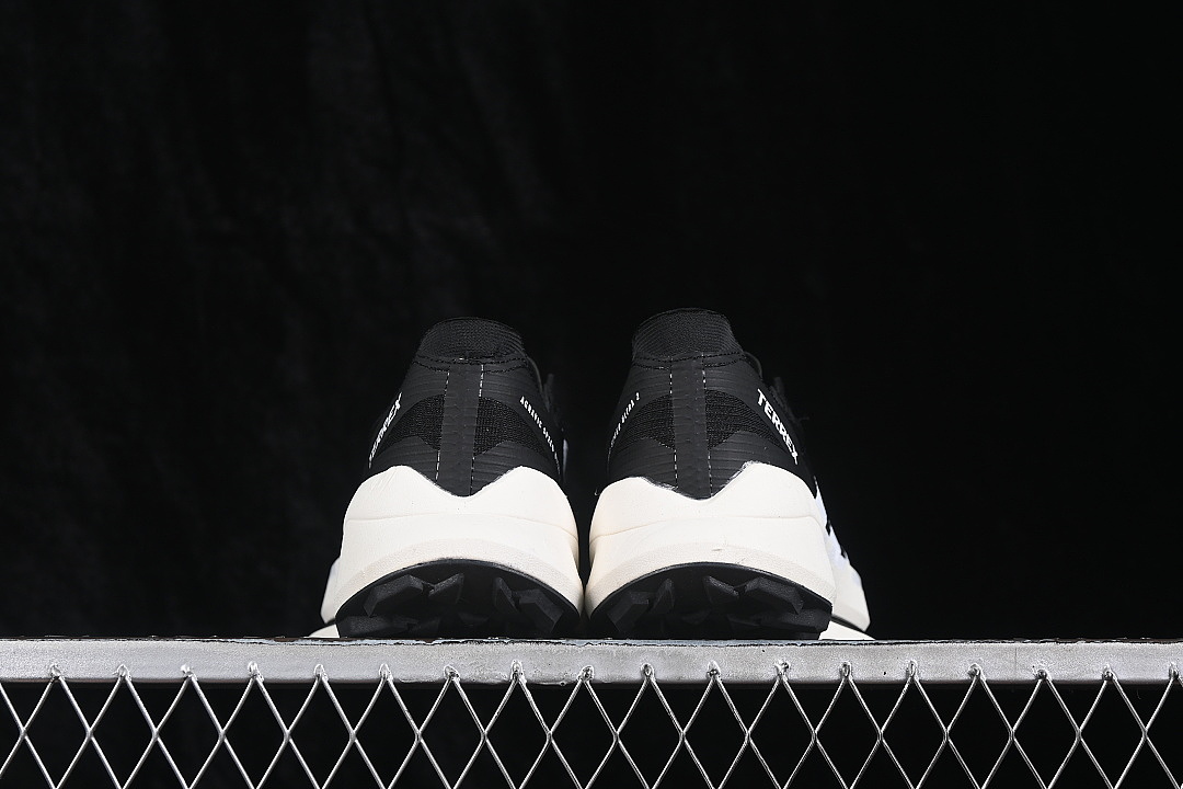 Unbranded [JR9902]-[TERREX AGRAVIC SPEED ULTRA 2 RUNNING SHOES BLACK/WHITE]-[MAN:40-45] - Image 13