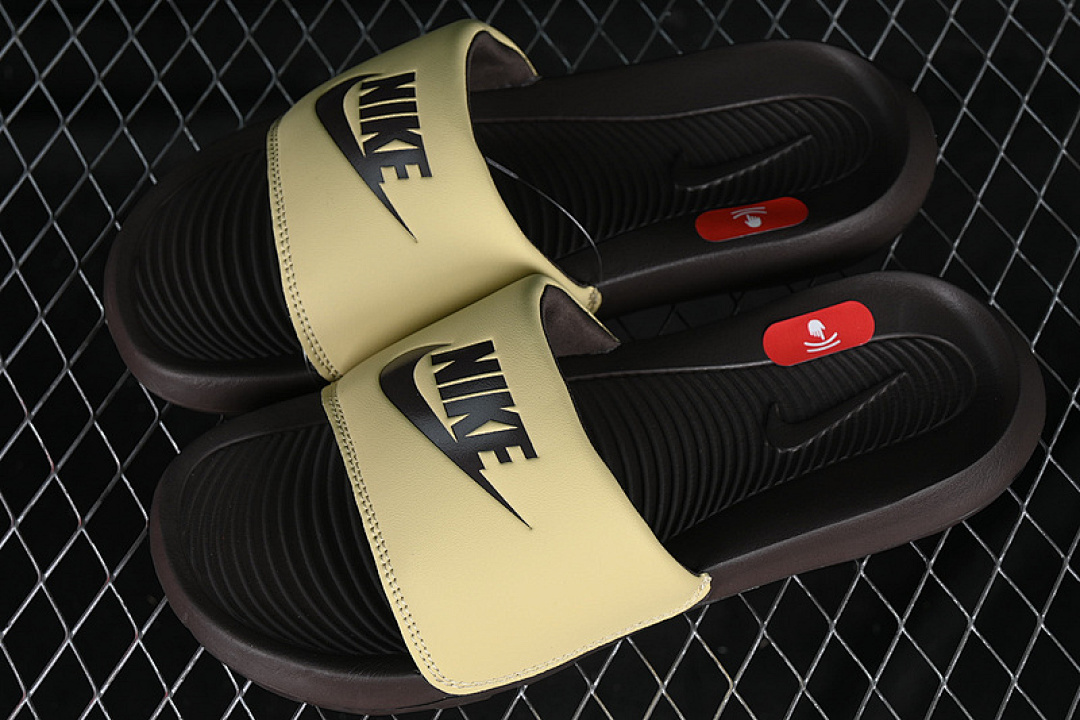 Nike [CN9675-701]-[VICTORI ONE SLIDE WHEAT GRASS/BAROQUE BROWN]-[WOMAN:36-39]-[MAN:40-45] - Image 7