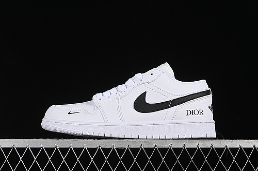 Jordan [LJ6688-010]-[AIR JORDAN 1 LOW BLACK/WHITE]-[WOMAN:36-39]-[MAN:40-45], photo 1