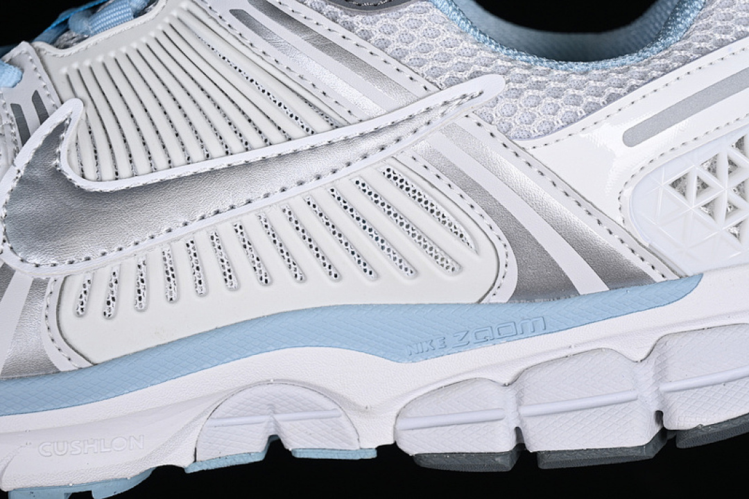 Nike [FN3432-001]-[AIR ZOOM VOMERO 5 PHOTON DUST/SUMMIT WHITE/COOL GREY/METALLIC (SILVER]) - Image 7