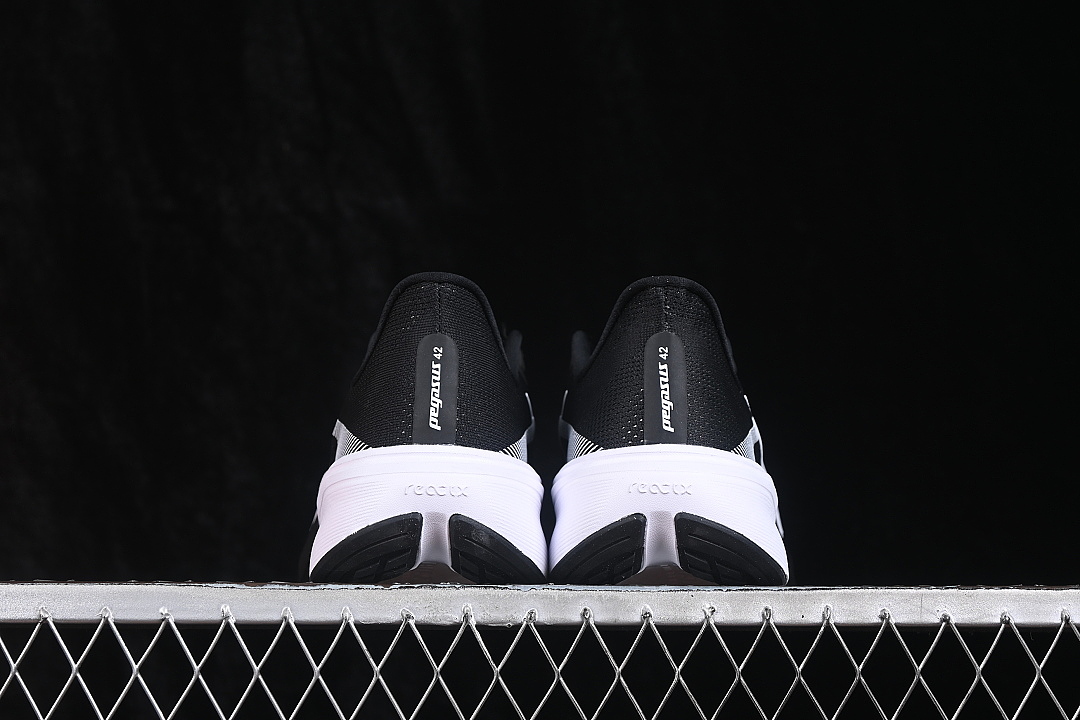 Nike [IB1873-001]-[AIR ZOOM PEGASUS 42 BLACK/PHOTON DUST/WHITE]-[WOMAN:36-39]-[MAN:40-46] - Image 14
