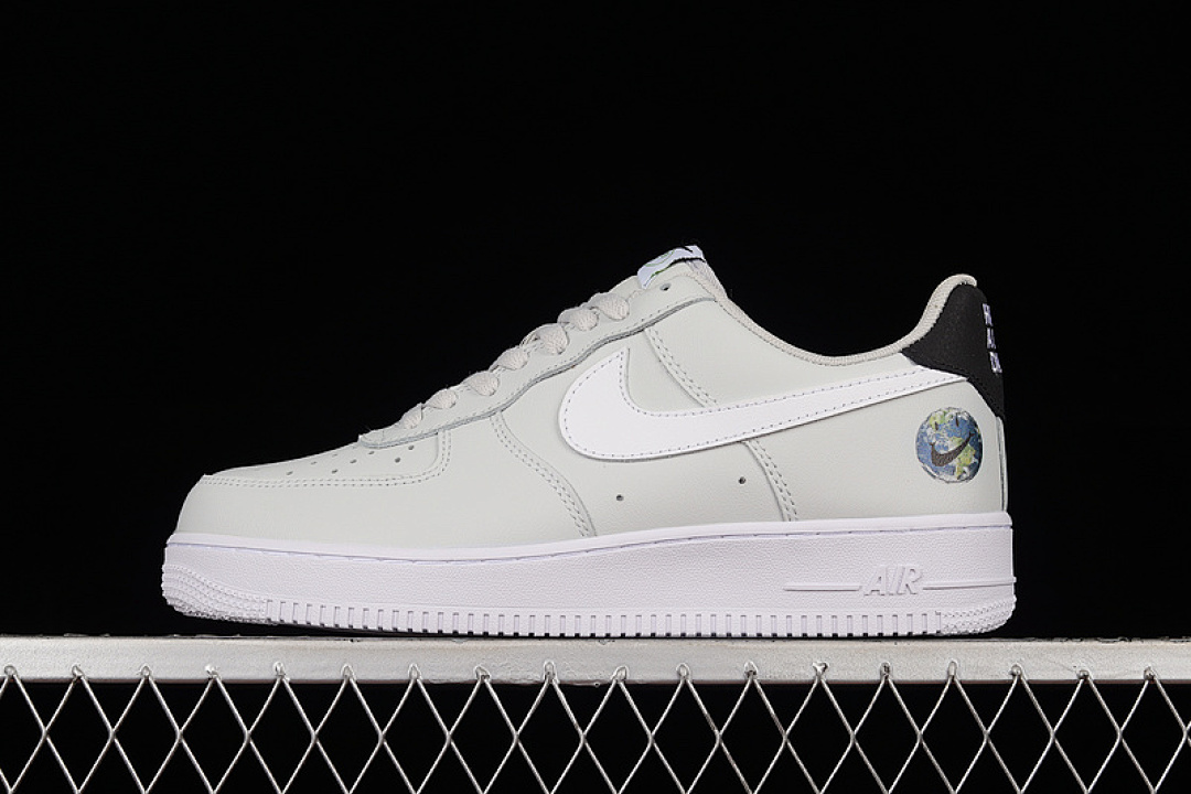 Nike Nike AIR FORCE 1 LOW HAVE A NK DAY EARTH WHITE/LIGHT GREY/WHITE · DM0118-001, photo 1