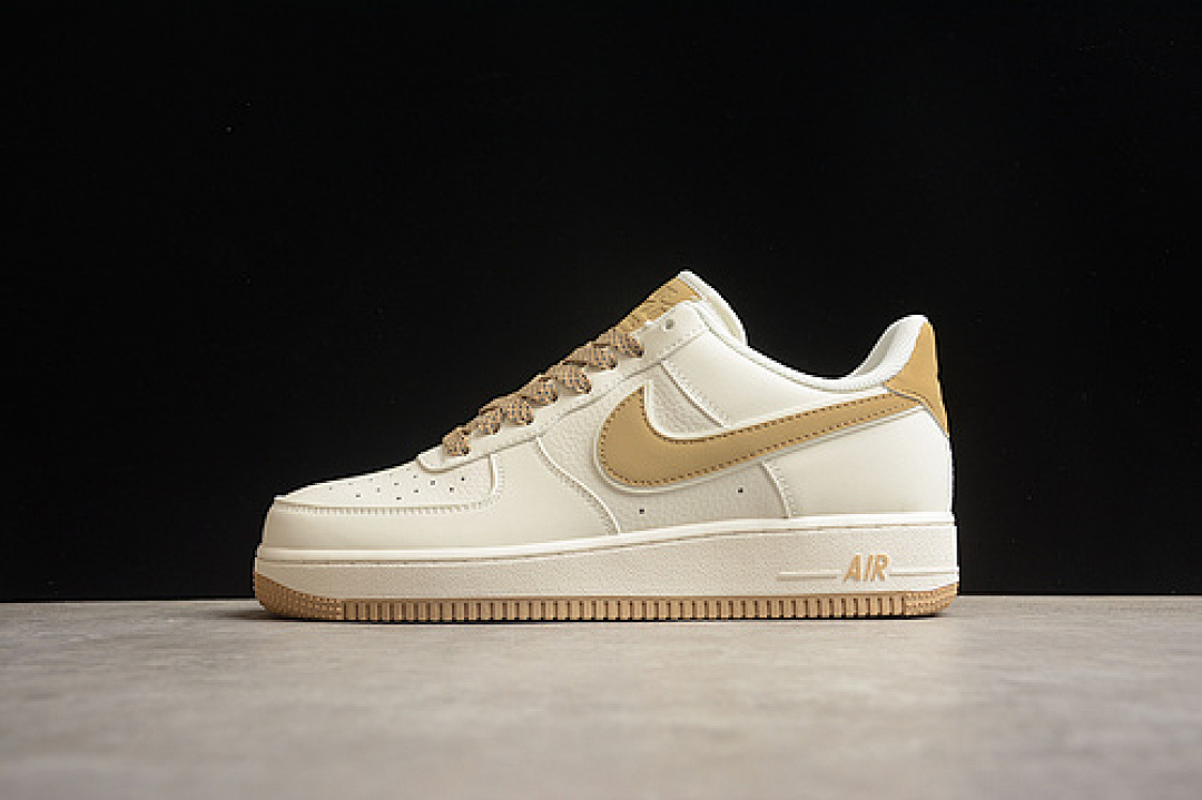 Nike Nike AIR FORCE 1 07 LOW BEIGE/KHAKI · GL6835-002, photo 1