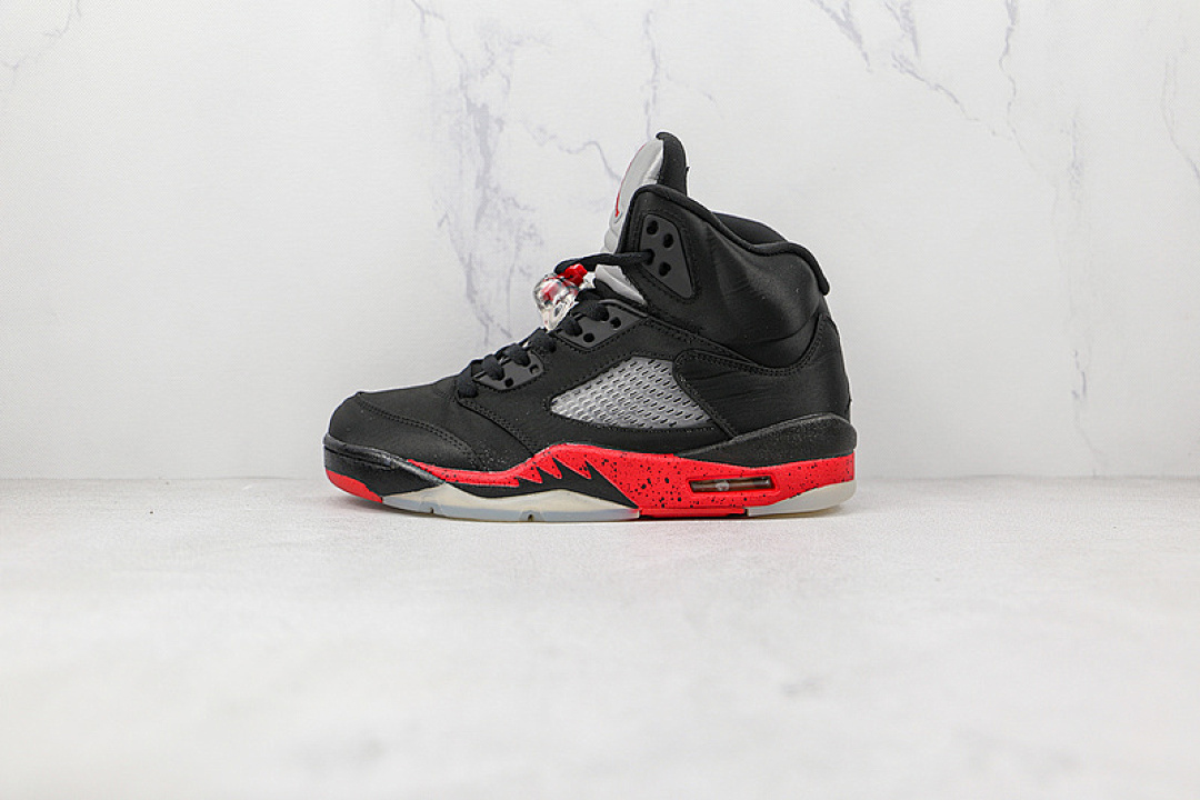 Jordan Jordan [136027 -006]-[AIR 5 RETRO SATIN BRED BLACK/UNIVERSITY RED]-[WOMAN:36-39]-[MAN:40-46], photo 1
