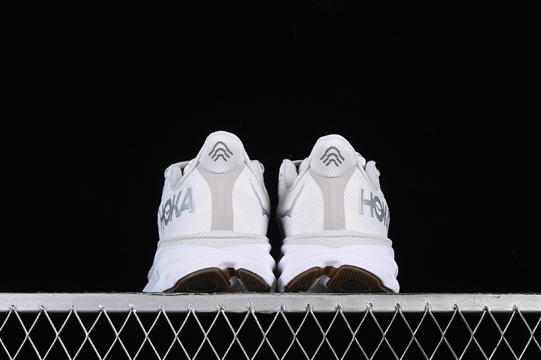 On Running [1127895 NCWT]-[HOKA ONE CLIFTON 9 WHITE/GREY/SILVER]-[WOMAN:36-39]-[MAN:40-45] - Image 14