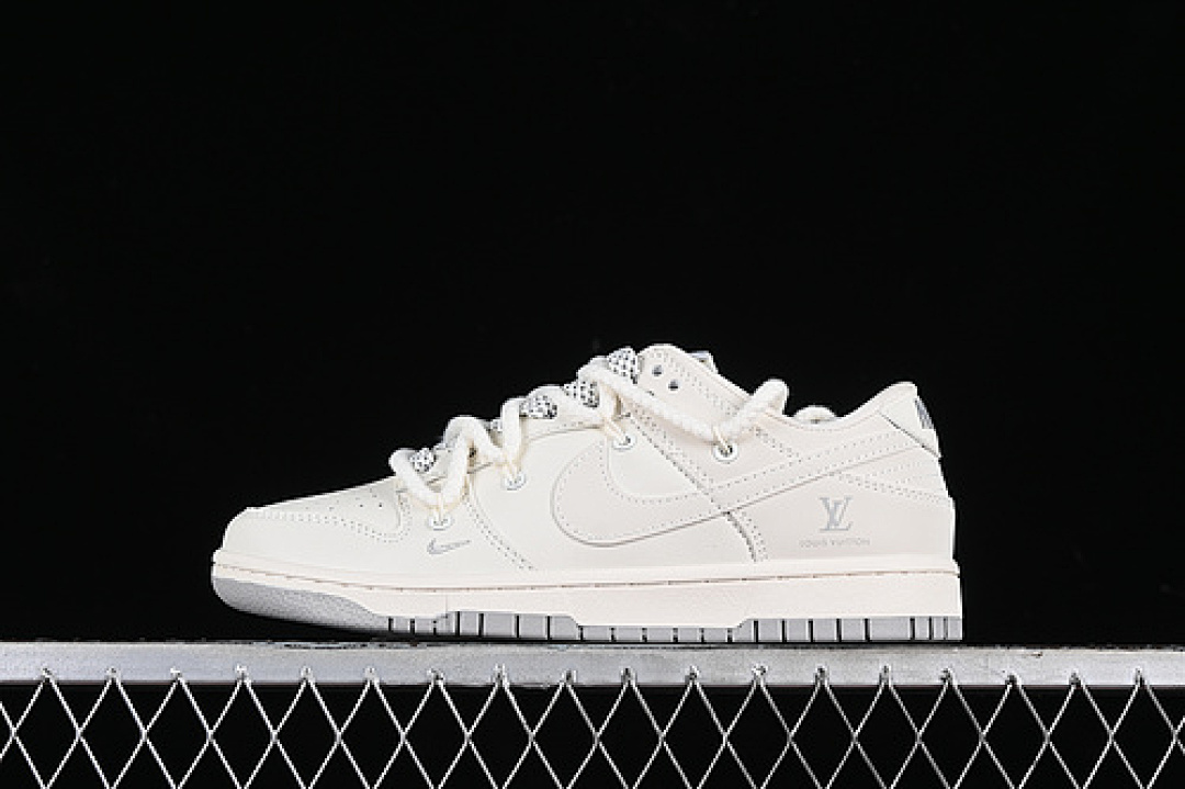 Off-White Nike SB DUNK LOW L*V OFF WHITE/GREY · XX2025-332, photo 1