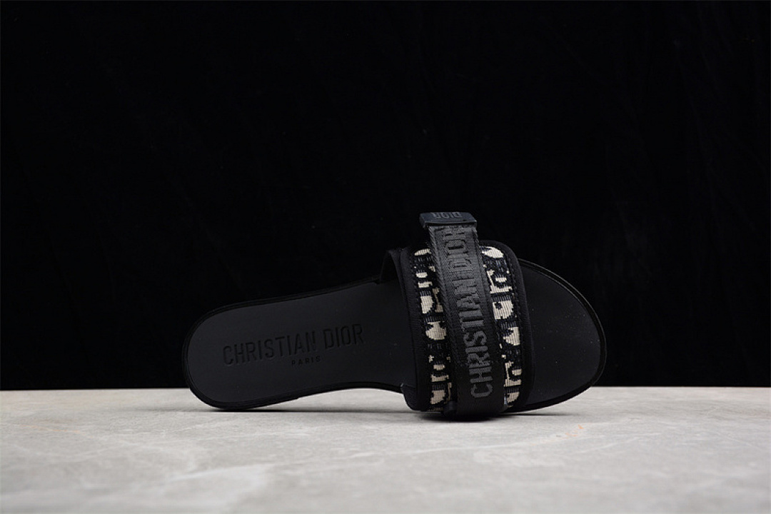 Chanel [EMBROIDERED VELCRO PATCH SLIPPERS BLACK/GREY]-[WOMAN:35-40] - Image 10