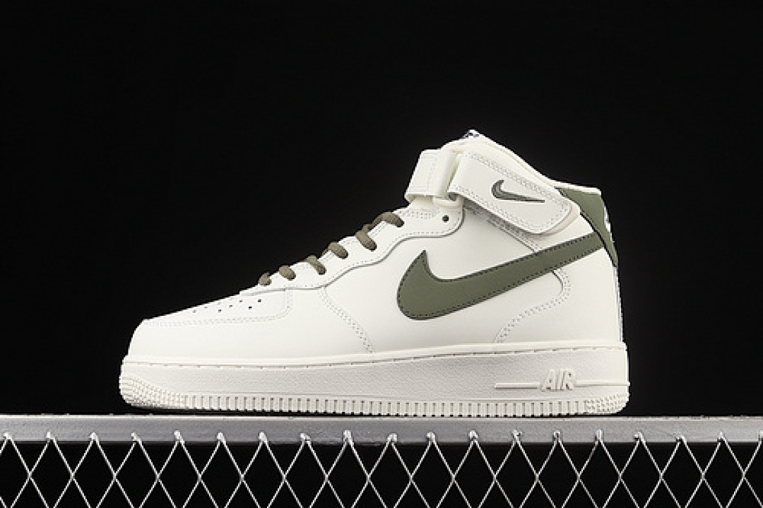 Nike Nike AIR FORCE 1 07 MID WHITE/GREEN · LZ6819-608, photo 1